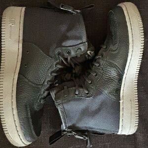 Women’s Nike SF AF1 size 8